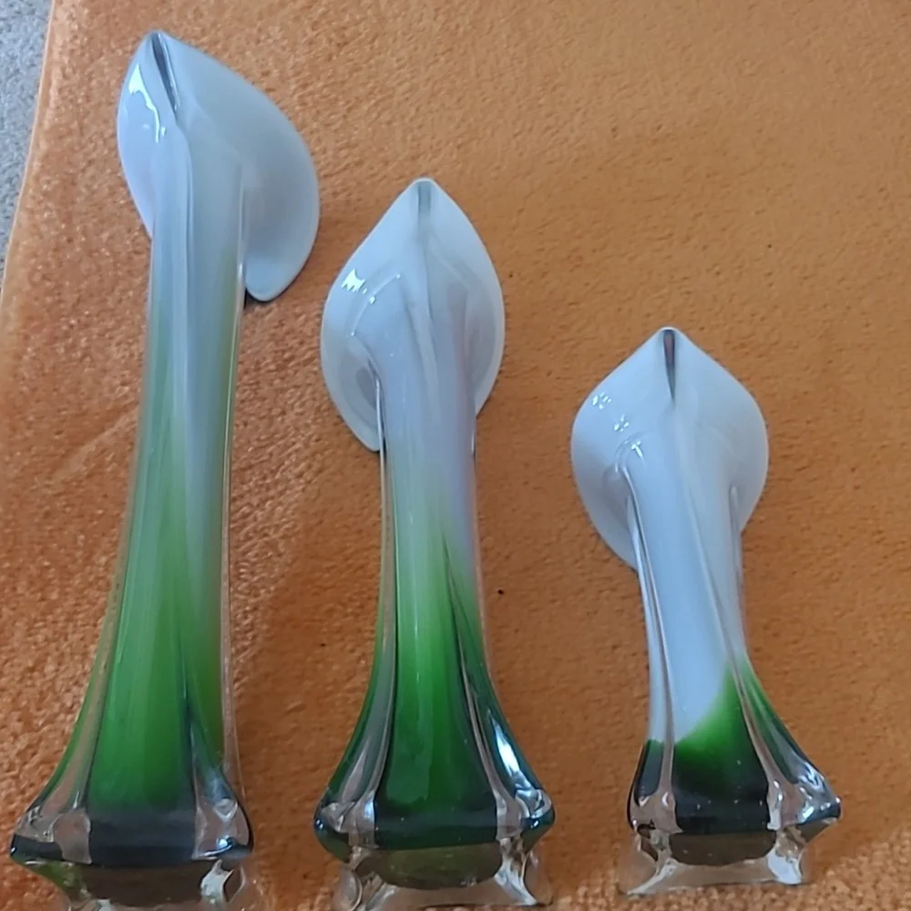 Jack In The Pulpit Elegant Green and Black Glass Vases Set